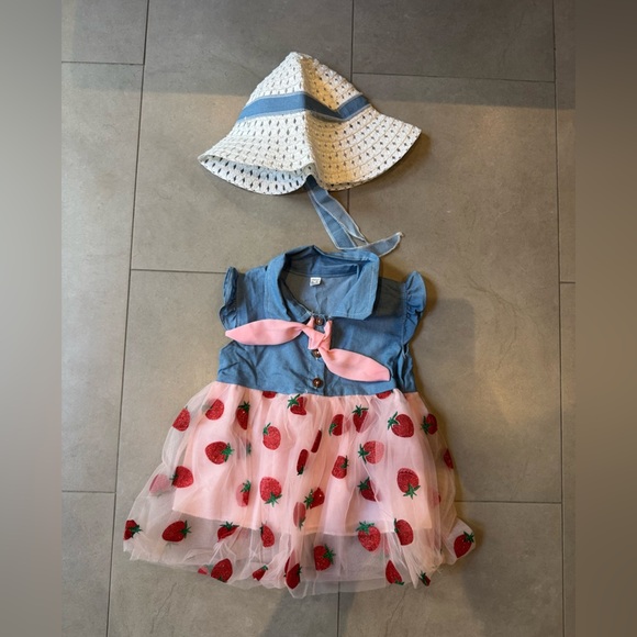 Baby Girl Strawberry Dress and Hat Sz 12-18 m - Picture 1 of 4